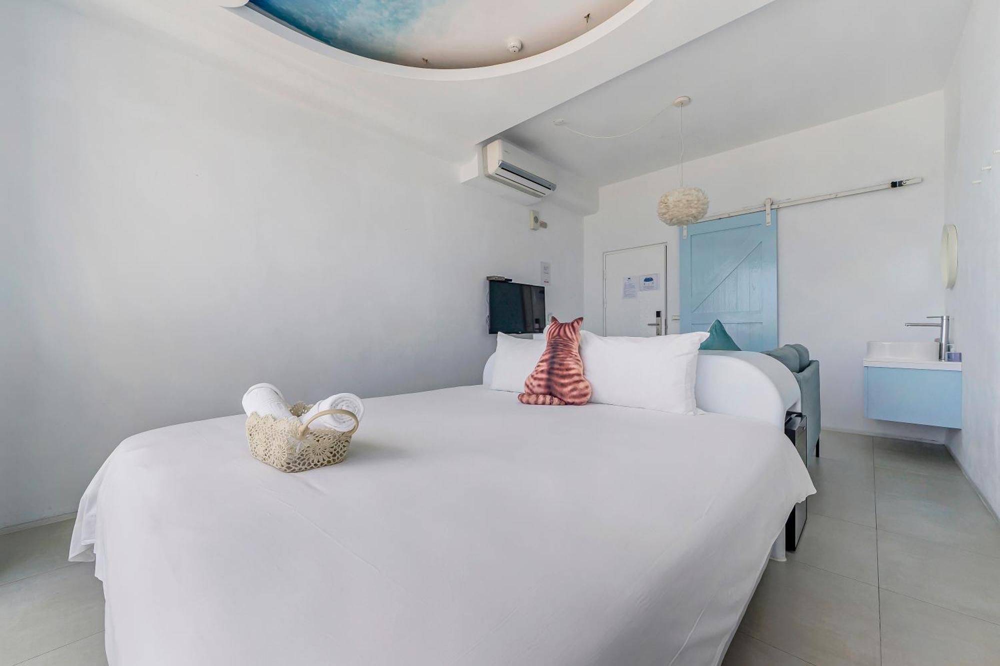 Cat At Greece Bed & Breakfast Нануан Екстериор снимка